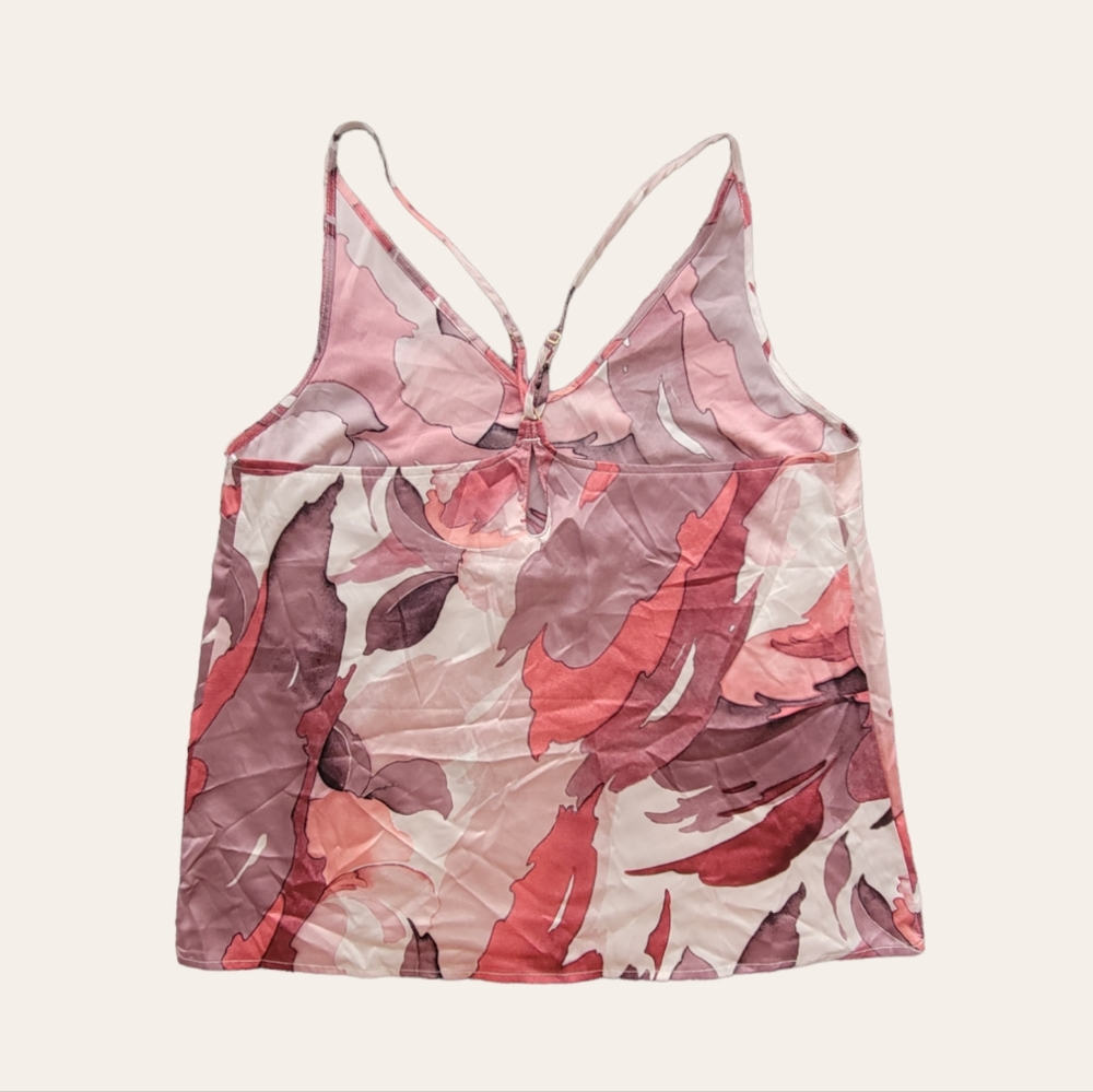 NWOT Pattern Tank - Picture 7 of 8